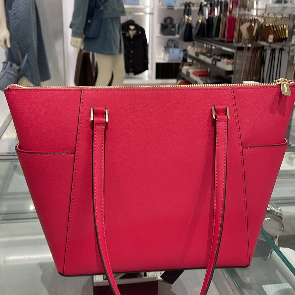 MICHAEL KORS
Charlotte Large Saffiano Leather Top-Zip Tote Bag
Electric Pink
NWT - Picture 6 of 16